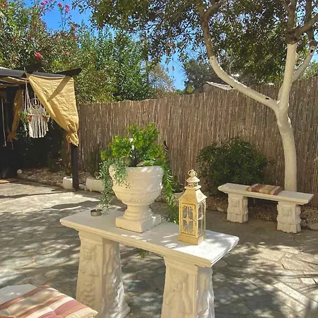 Marinos Aparthotel
